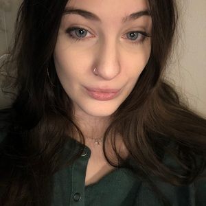 Meet your Posher, Caroline